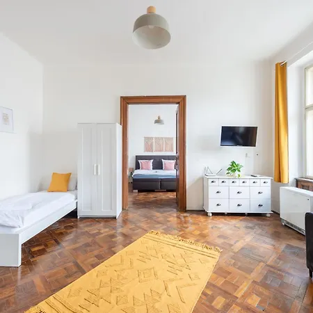 Tesnov Apartment *