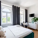 Apartament Tesnov