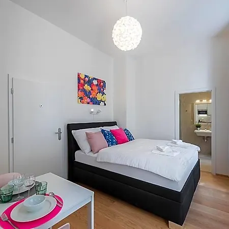 Appartement Tesnov Near The Old Town - Easy Self Check In Praag