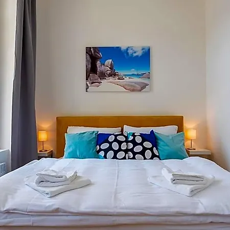 Apartamento Tesnov Near The Old Town - Easy Self Check In