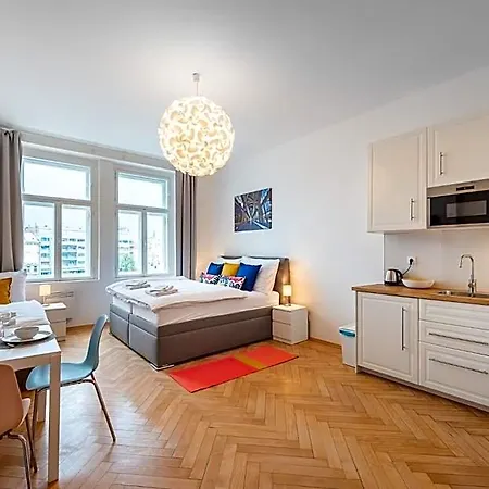 Appartement Tesnov Near The Old Town - Easy Self Check In Praag
