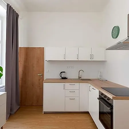 Apartamento Tesnov Near The Old Town - Easy Self Check In