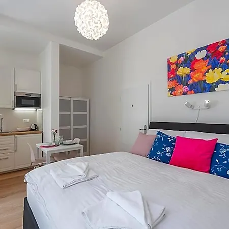 Appartement Tesnov Near The Old Town - Easy Self Check In