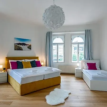 Tesnov Near The Old Town - Easy Self Check In Apartamento
