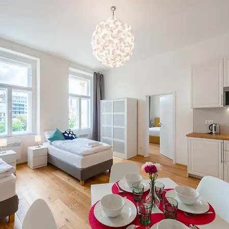 Apartment Tesnov Prag