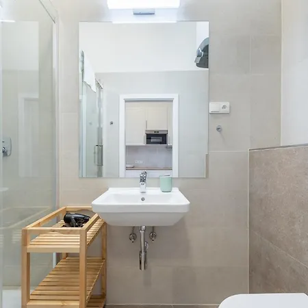 Tesnov Apartment *