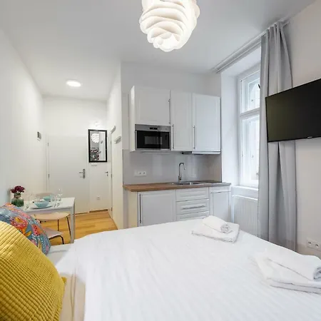 Tesnov Apartment