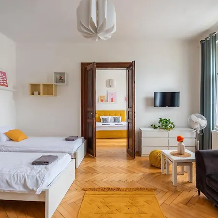 Tesnov Apartamento *