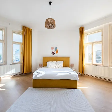 Tesnov Apartamento *