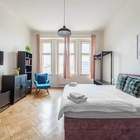 Tesnov Apartamento *